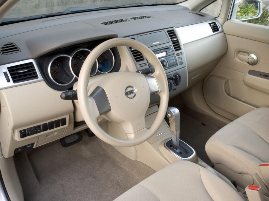  Nissan Versa Hatchback 2007 года  (фото 4 из 17)